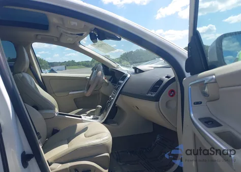 2011 Volvo Xc60 3.2/3.2 R-Design z USA, uszkodzony, nr VIN YV4952DZ4B2150193